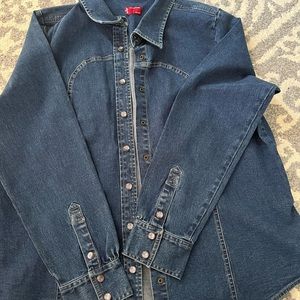 Levis Womens Lightweigh button up